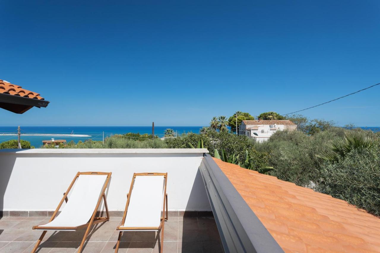Villa Mendolia Ai Caracoli Termini Imerese Exterior foto
